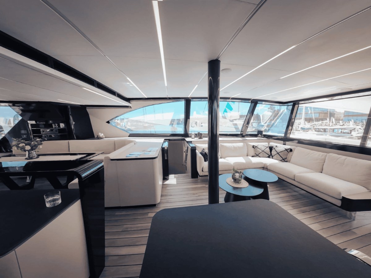 Interior of the Wave 60